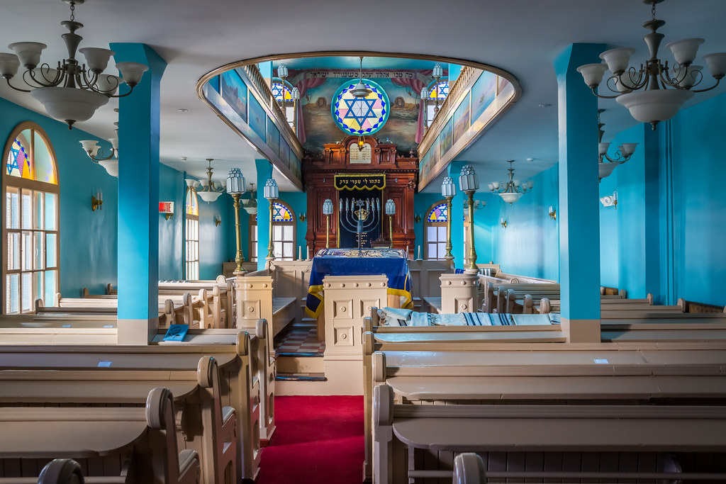 Synagogue members using text messaging service